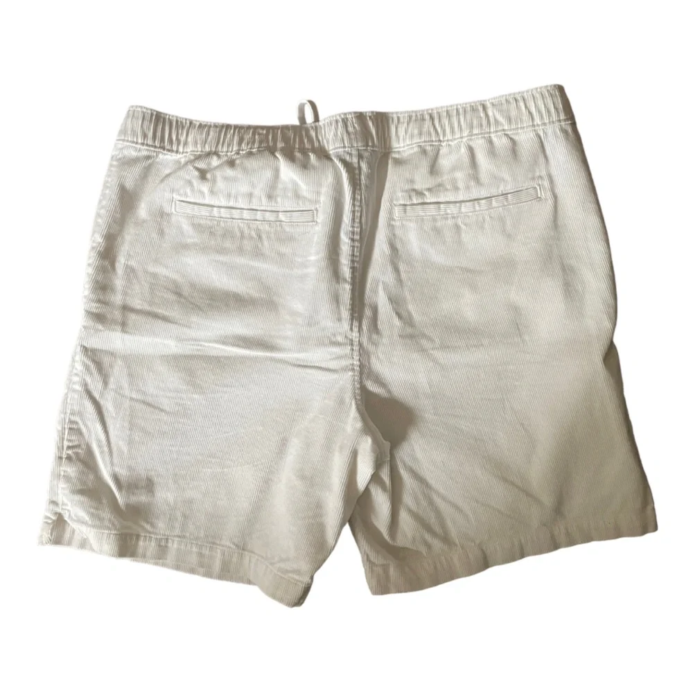Size XL TALL Banana Republic white corduroy shorts